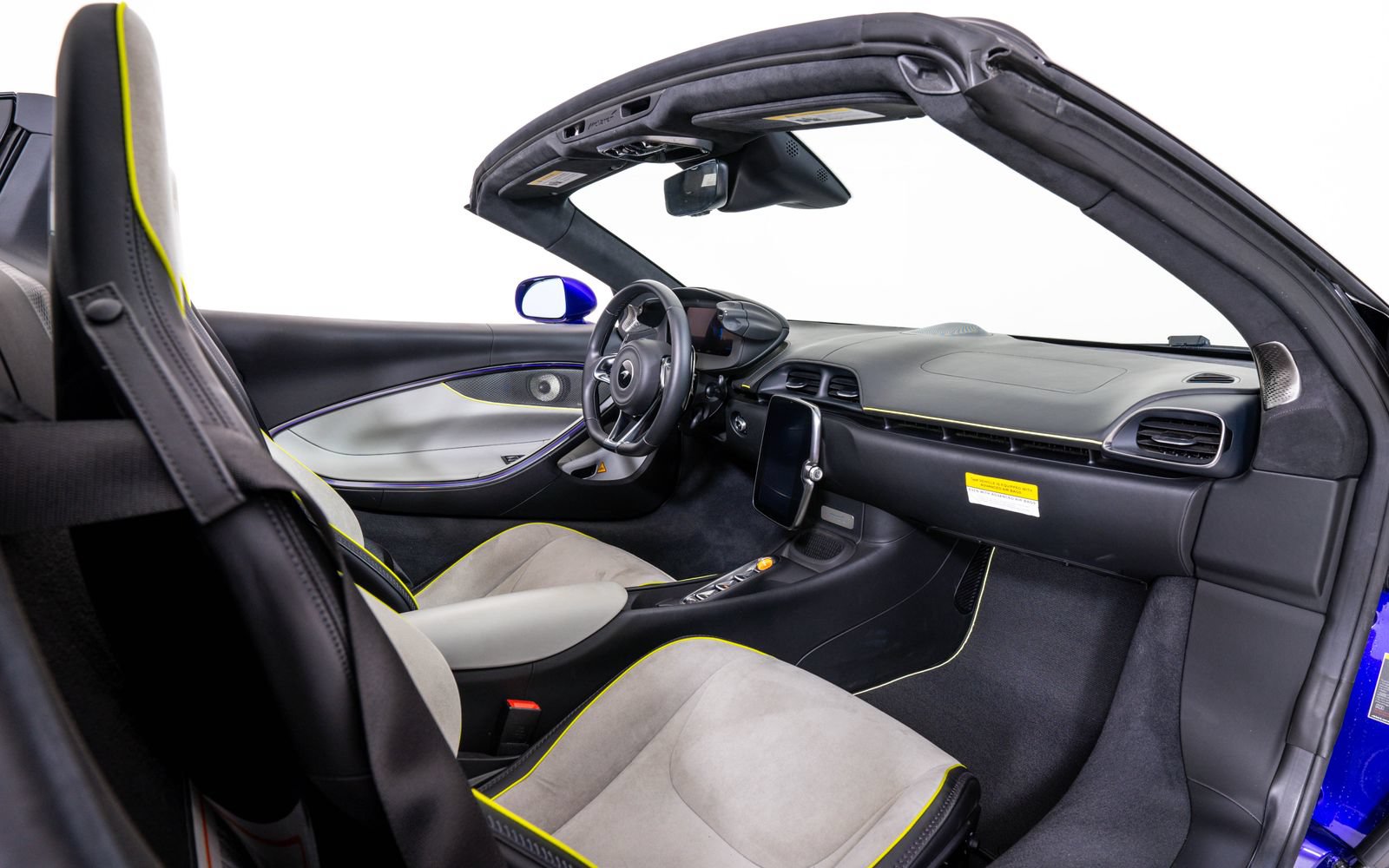 New 2025 McLaren Artura Spider RWD image 24