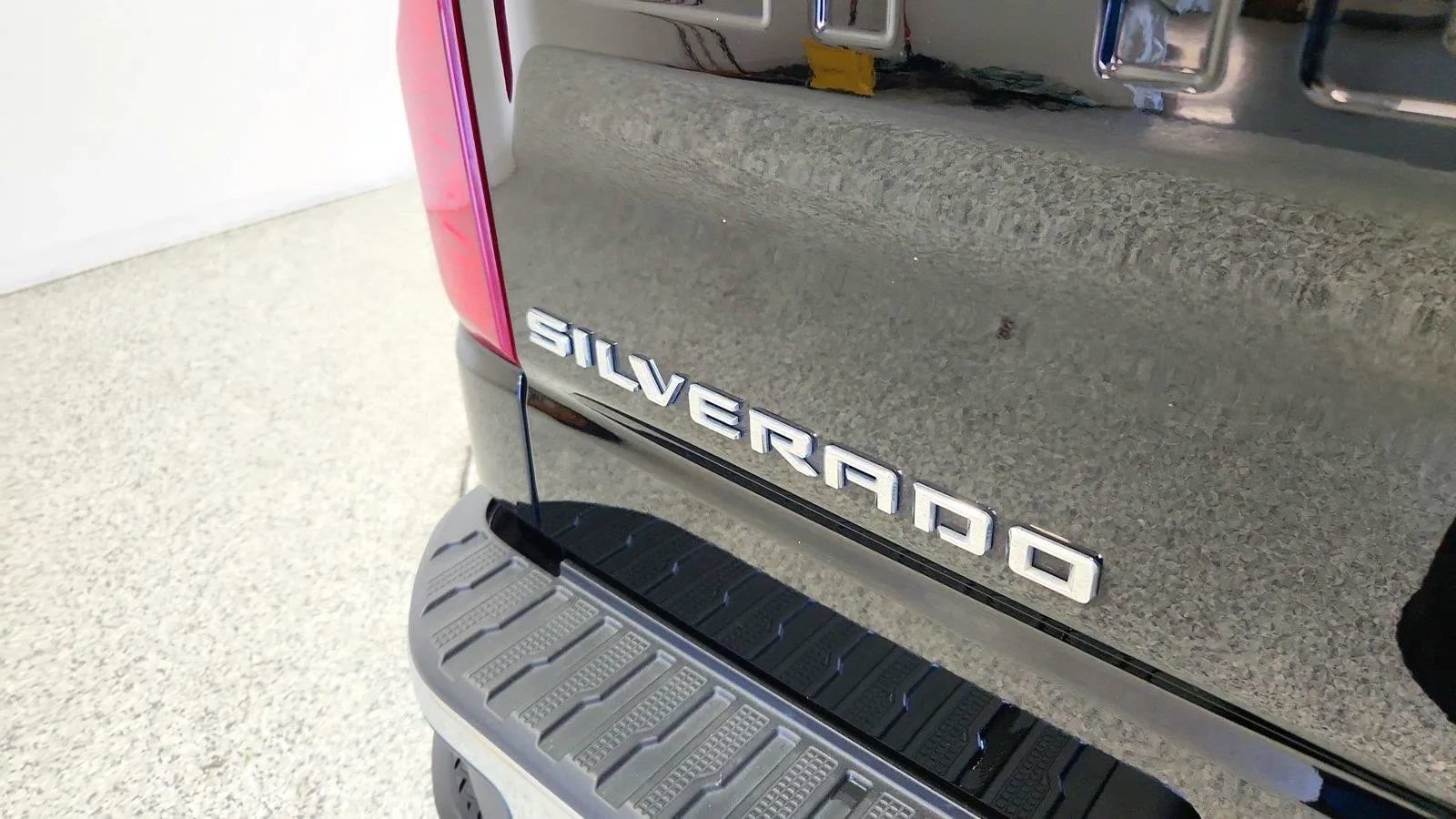 Used 2024 Chevrolet Silverado 1500 LT AWD/4WD image 36