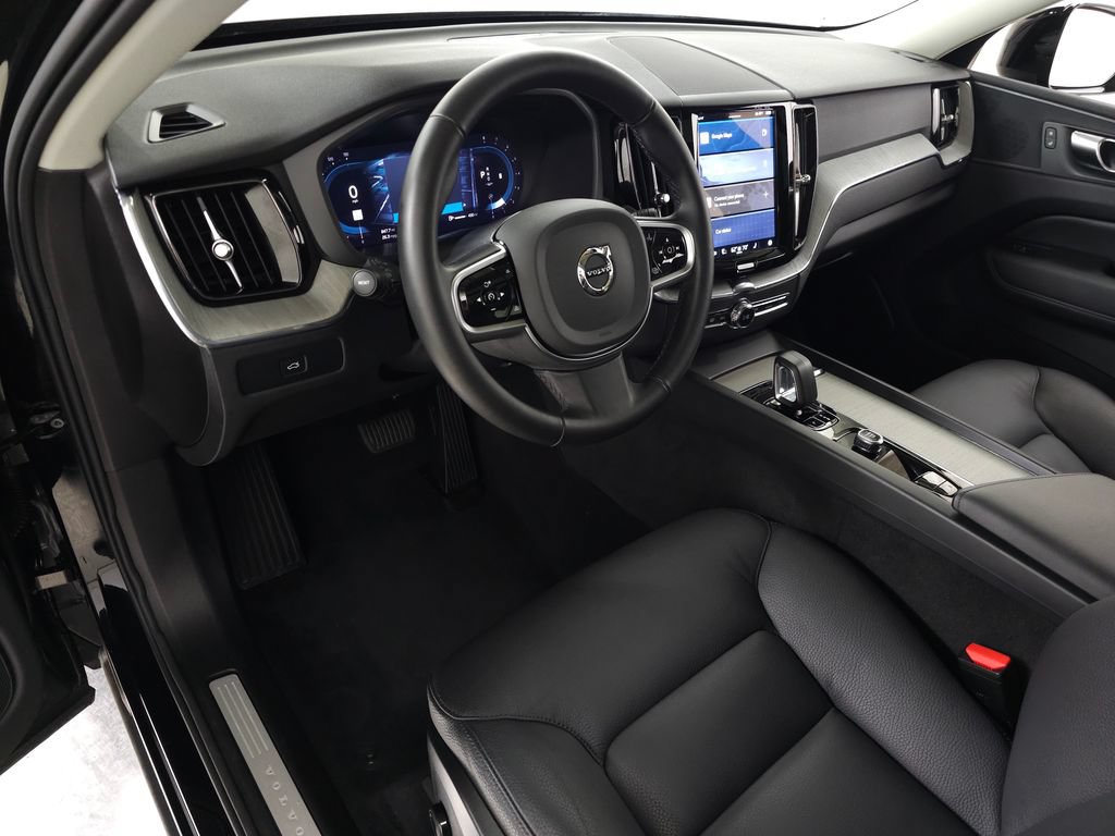 Certified 2025 Volvo XC60 B5 Plus AWD/4WD image 16
