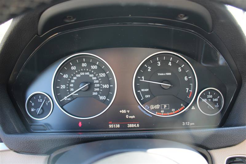 Used 2016 BMW 320i Sedan image 15
