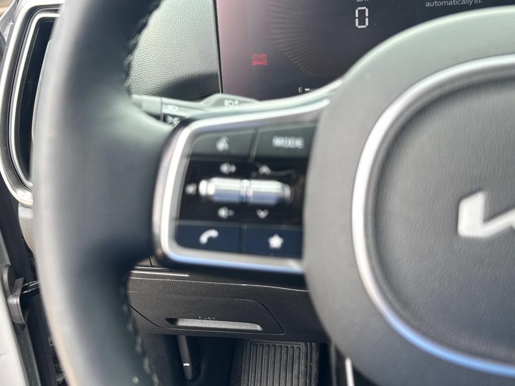 Used 2025 Kia Sorento S w/ Panoramic Sunroof Package FWD image 31