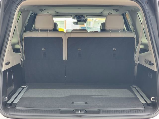Certified 2024 Jeep Wagoneer L Series III w/ Premium Group I AWD/4WD image 23