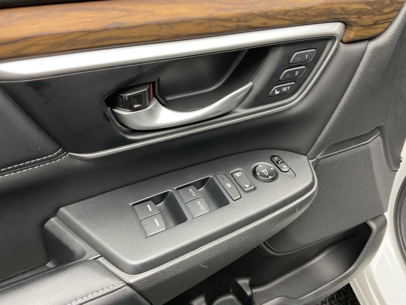 Used 2020 Honda CR-V Touring image 10