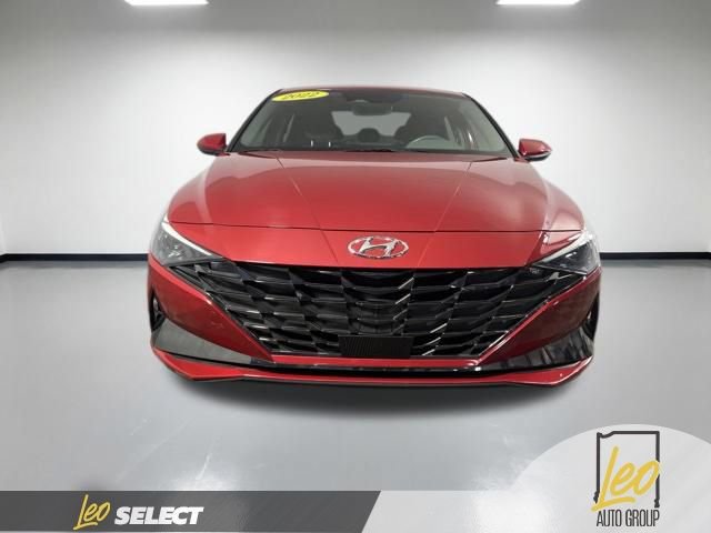 Used 2022 Hyundai Elantra SEL w/ Convenience + Premium Package FWD image 2