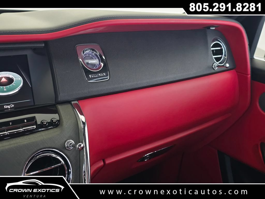 Used 2022 Rolls-Royce Cullinan w/ Interior Detailing Package AWD/4WD image 42