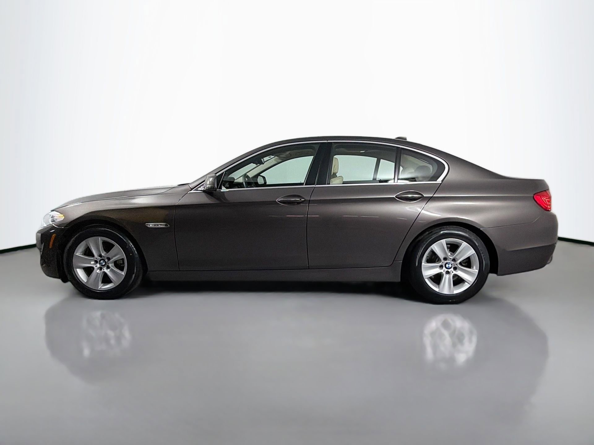 Used 2013 BMW 528i Sedan image 9