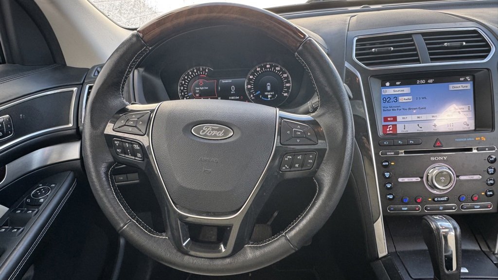 Used 2017 Ford Explorer Platinum image 14