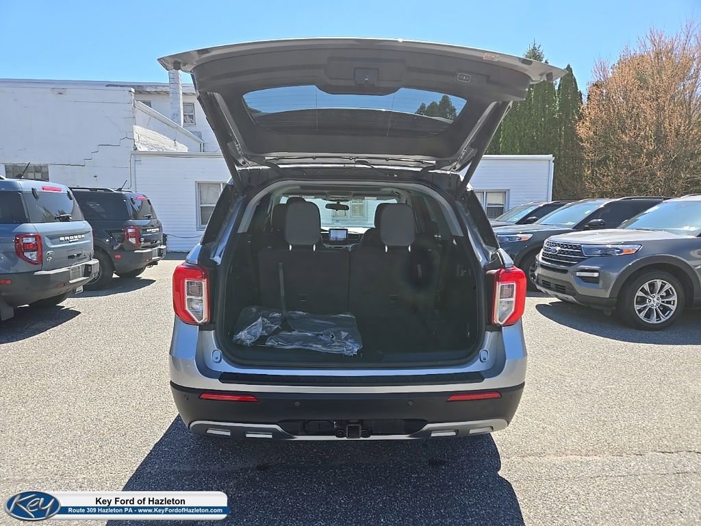 Certified 2023 Ford Explorer XLT w/ Equipment Group 202A image 17
