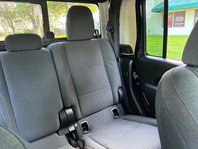 Certified 2025 Jeep Gladiator Sport AWD/4WD image 16