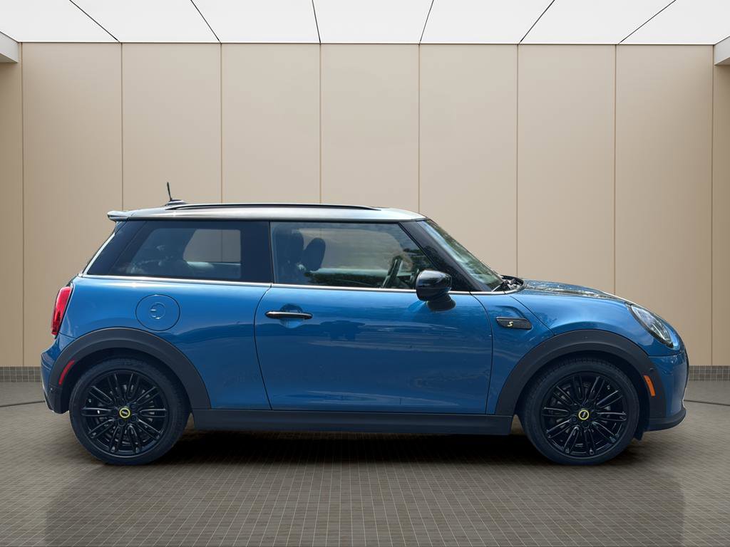 Used 2023 MINI Cooper SE FWD image 6