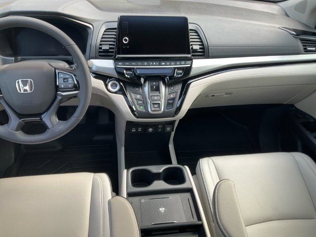 Used 2026 Honda Odyssey Touring image 11