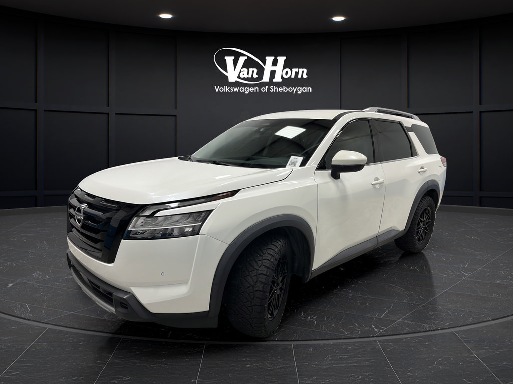 Used 2023 Nissan Pathfinder SL AWD/4WD image 3