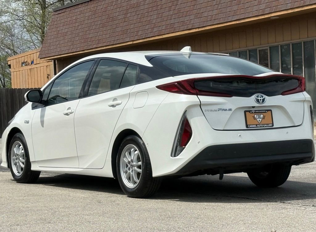 Used 2018 Toyota Prius Prime Advanced FWD image 3
