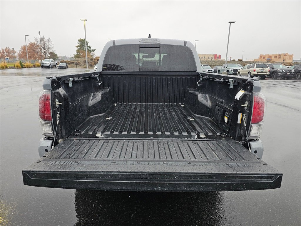 Used 2020 Toyota Tacoma TRD Off-Road w/ Technology Package image 13