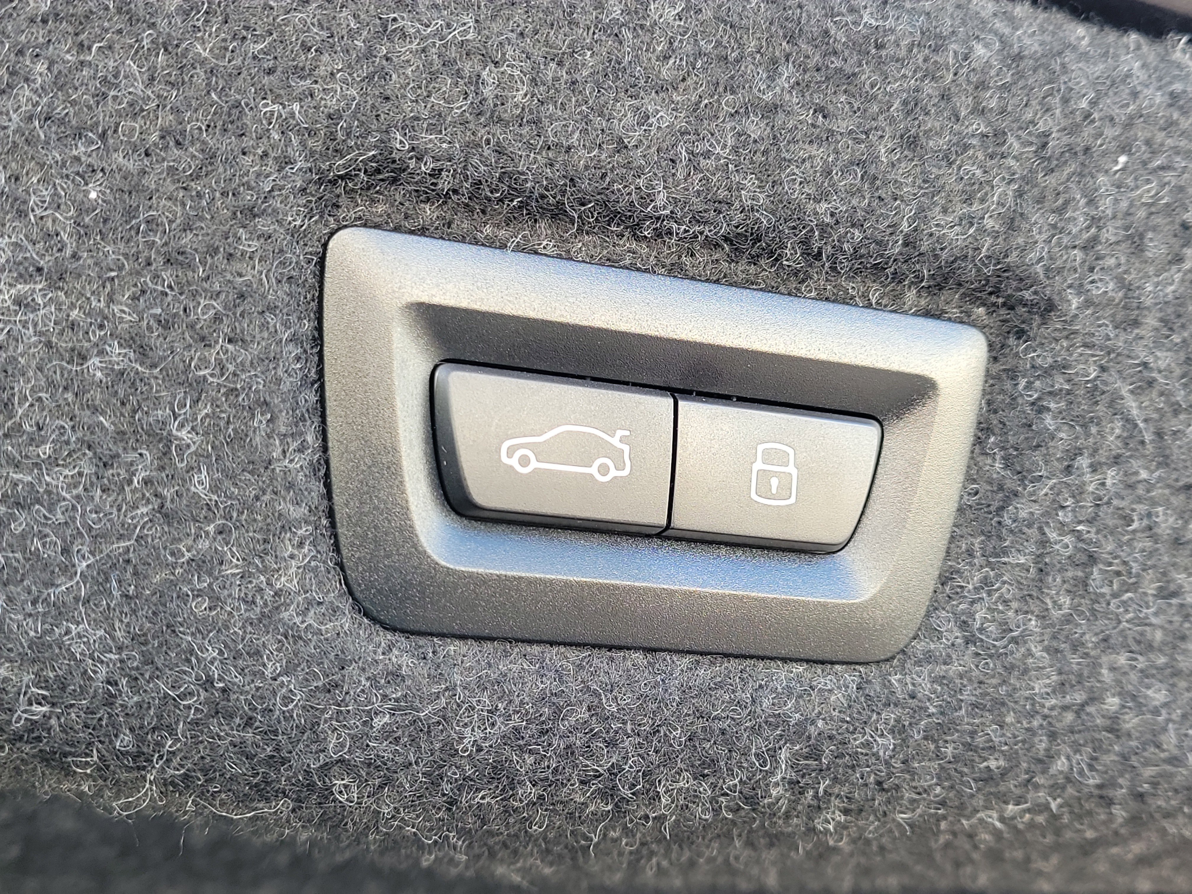 Used 2026 BMW 530i w/ M Sport Package image 8