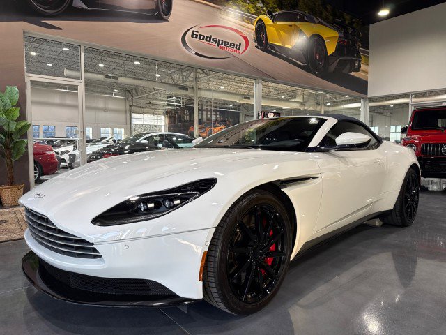 Used 2019 Aston Martin DB11 Volante image 43