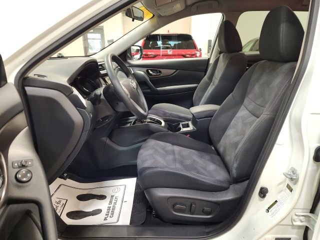 Used 2016 Nissan Rogue SV AWD/4WD image 12