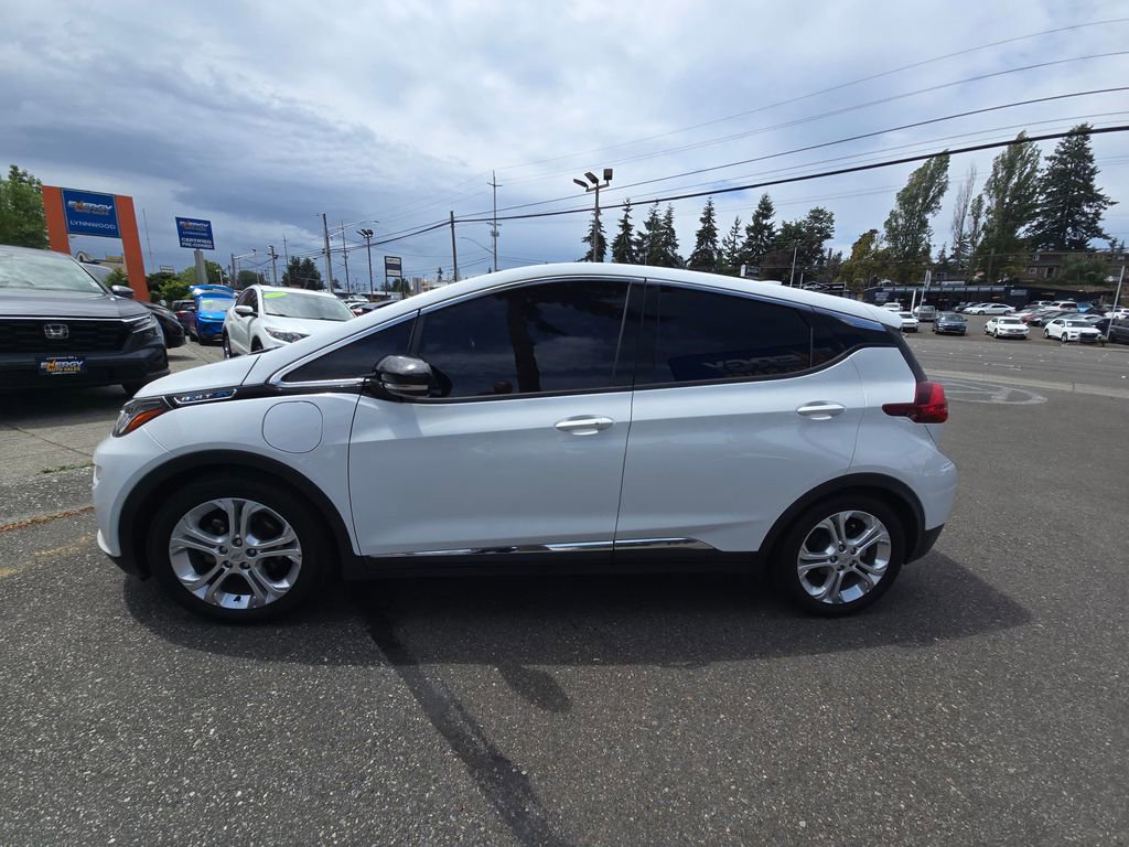 Used 2020 Chevrolet Bolt LT FWD image 4