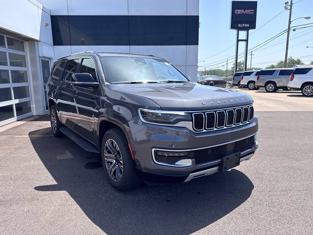 Used 2024 Jeep Wagoneer L Series II w/ Flexible Seating Group AWD/4WD image 4