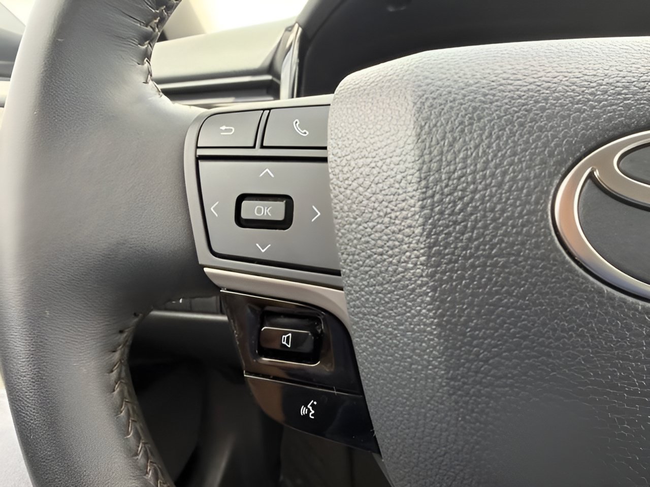 Used 2026 Toyota Camry XLE FWD image 20