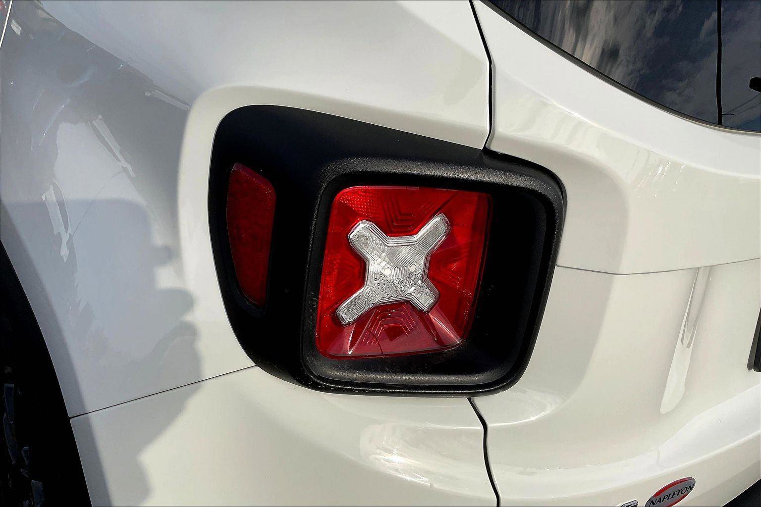 Used 2022 Jeep Renegade Latitude w/ Convenience Group AWD/4WD image 30