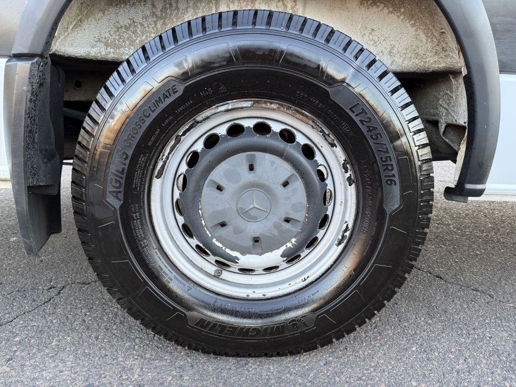 Used 2018 Mercedes-Benz Sprinter 2500 image 32