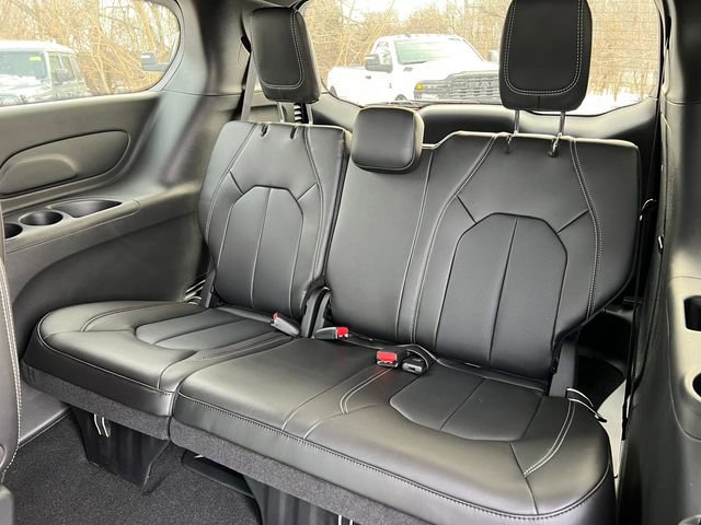 New 2026 Chrysler Pacifica Select image 7
