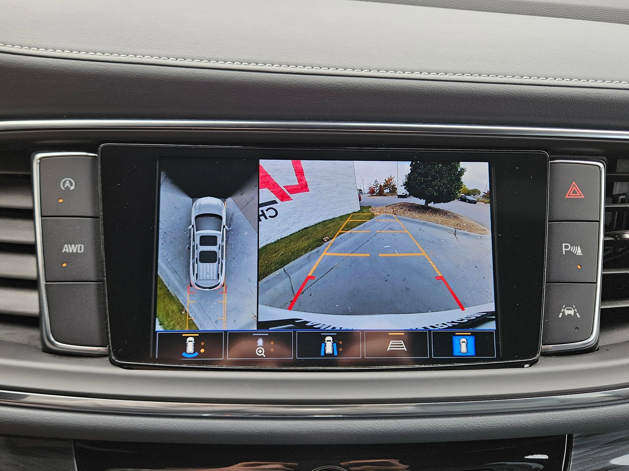 Used 2024 Buick Enclave Premium image 32