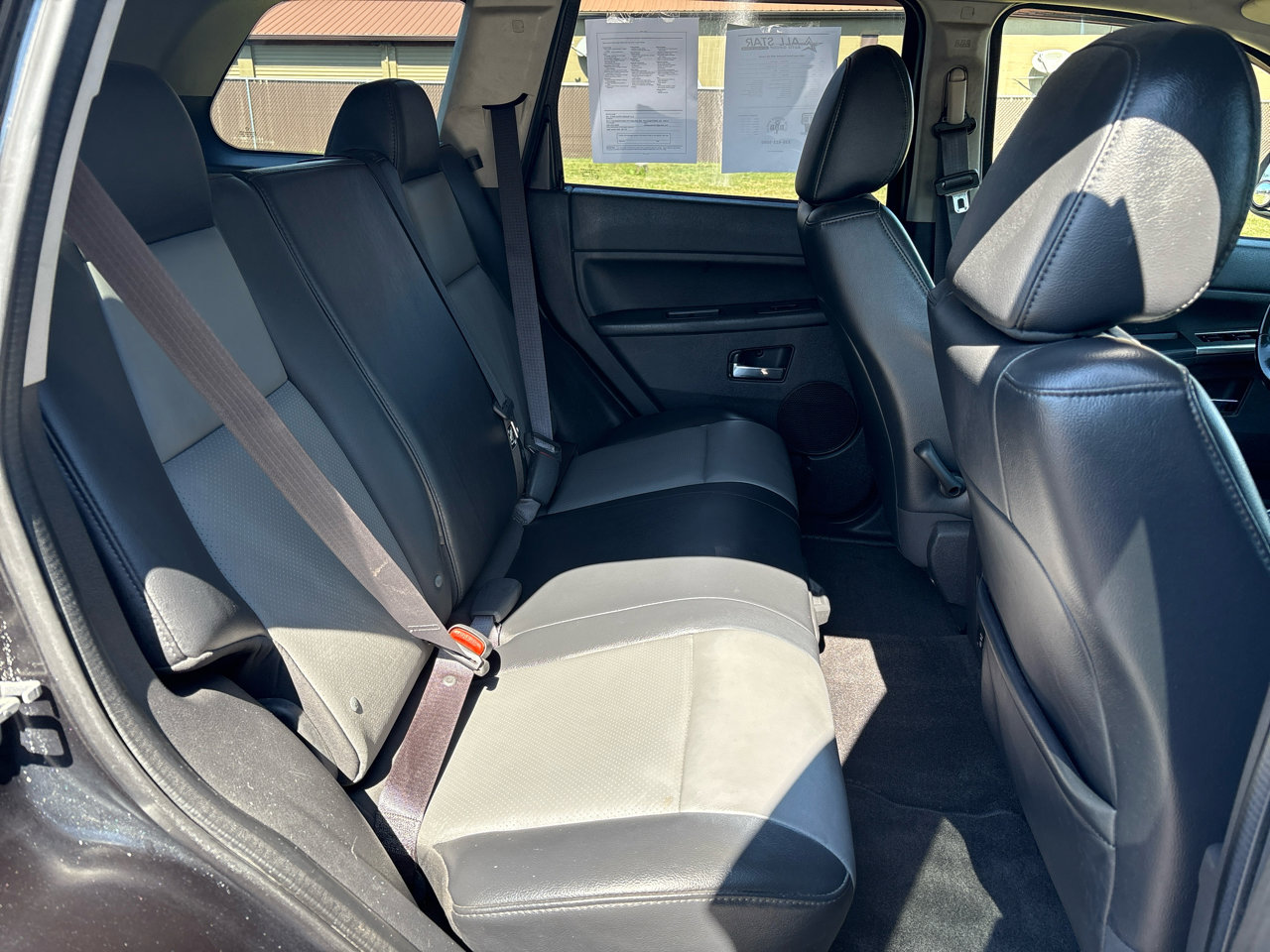 Used 2009 Jeep Grand Cherokee Laredo image 16