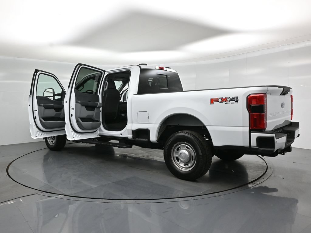 Used 2025 Ford F250 XL w/ STX Appearance Package AWD/4WD image 30
