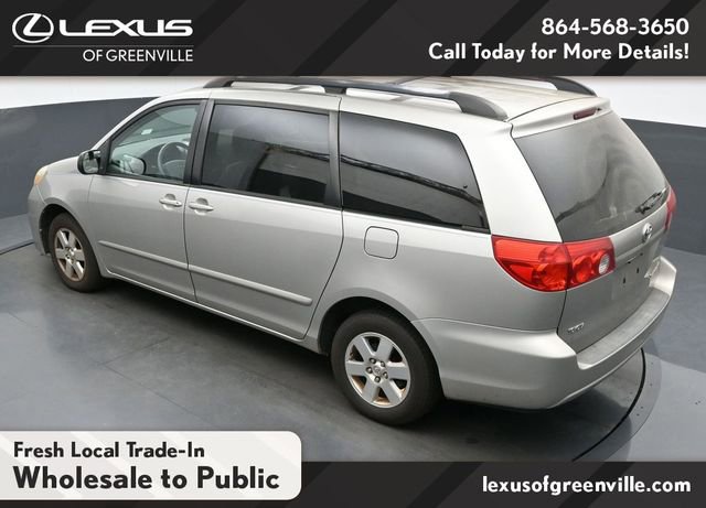 Used 2010 Toyota Sienna LE image 22