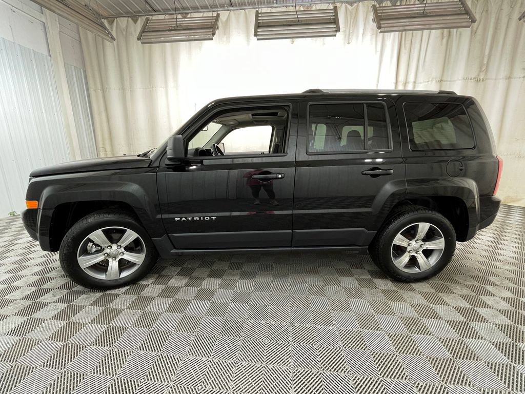 Used 2017 Jeep Patriot High Altitude AWD/4WD image 10