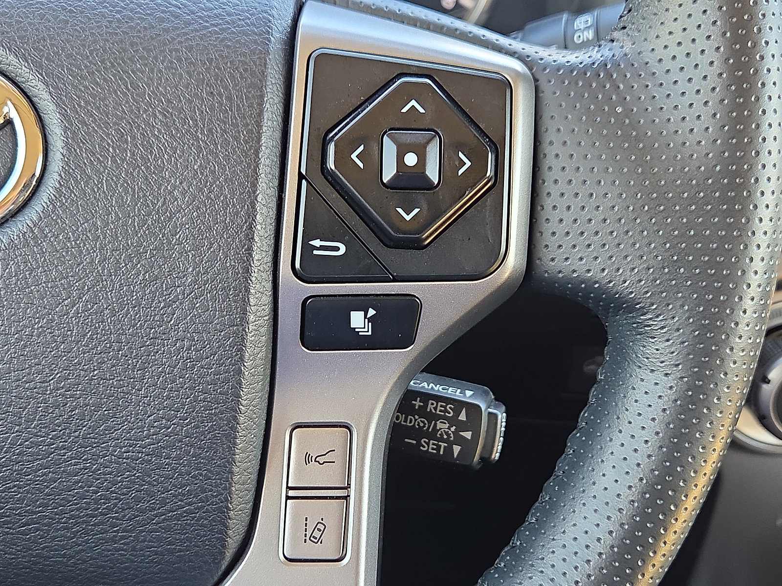Used 2024 Toyota 4Runner Limited AWD/4WD image 22