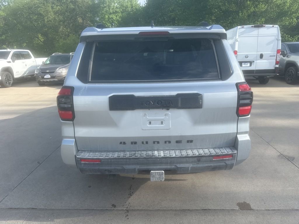 Used 2026 Toyota 4Runner SR5 AWD/4WD image 8