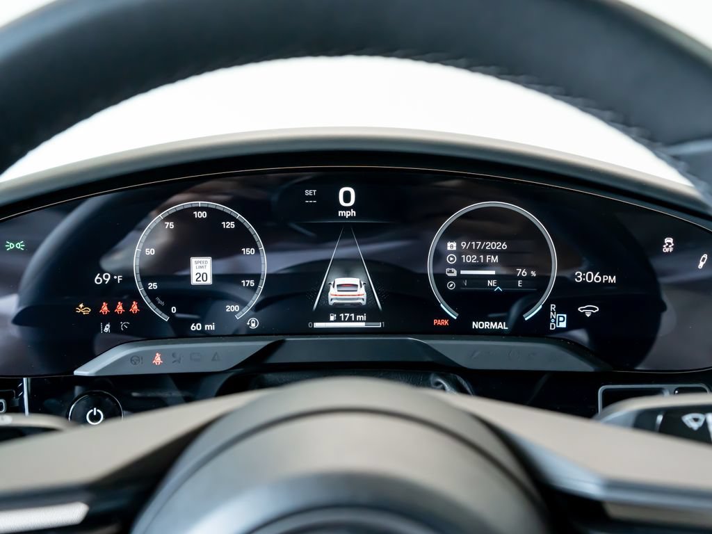 Certified 2026 Porsche Taycan AWD/4WD image 18