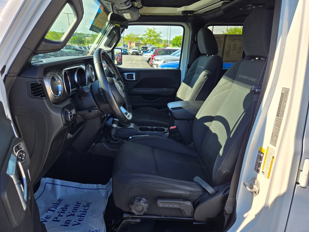 Used 2020 Jeep Gladiator Overland w/ LED Lighting Group AWD/4WD image 16