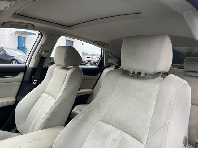 Used 2018 Honda Accord EX image 14