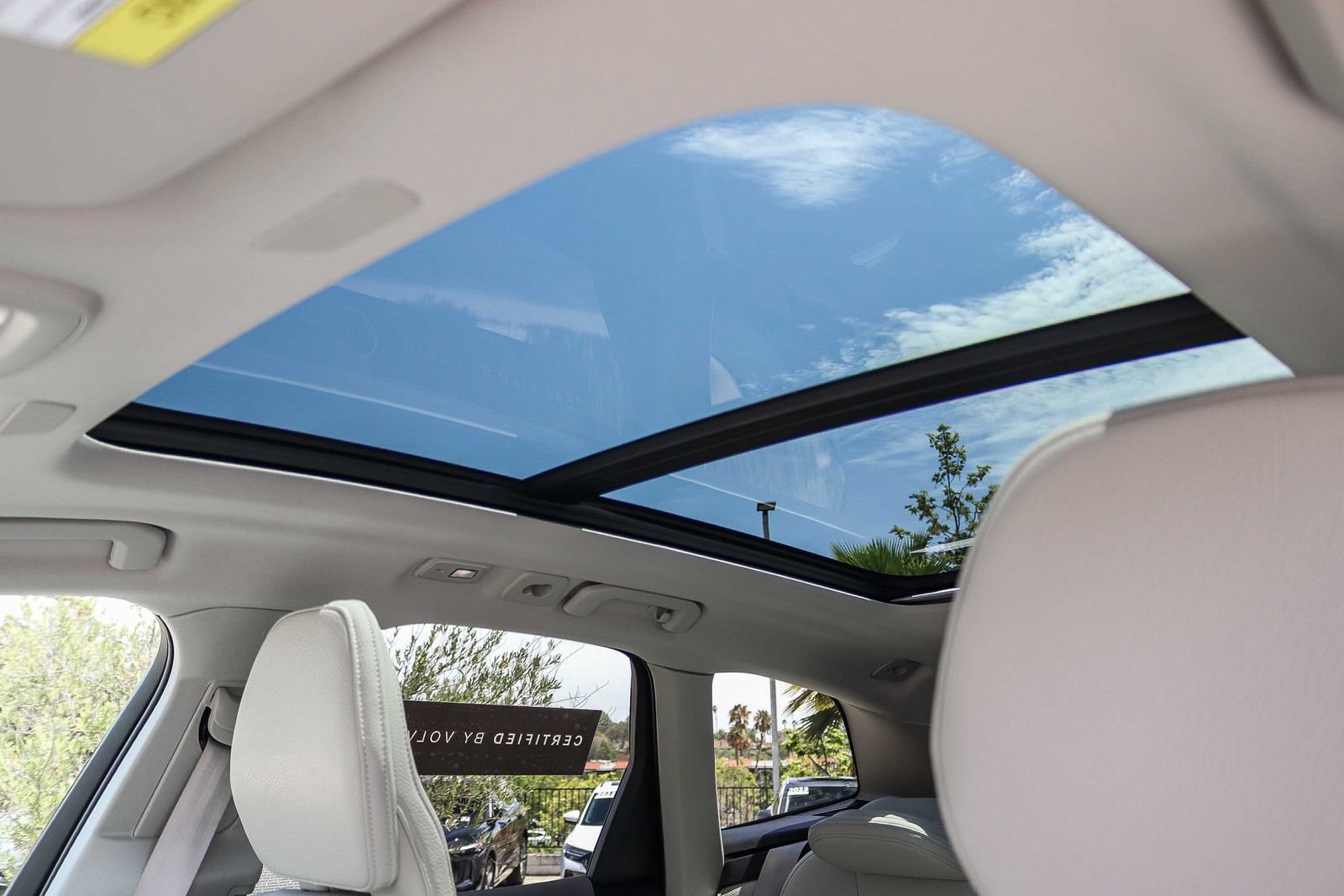 Used 2023 Volvo XC60 B5 Plus w/ Climate Package FWD image 21