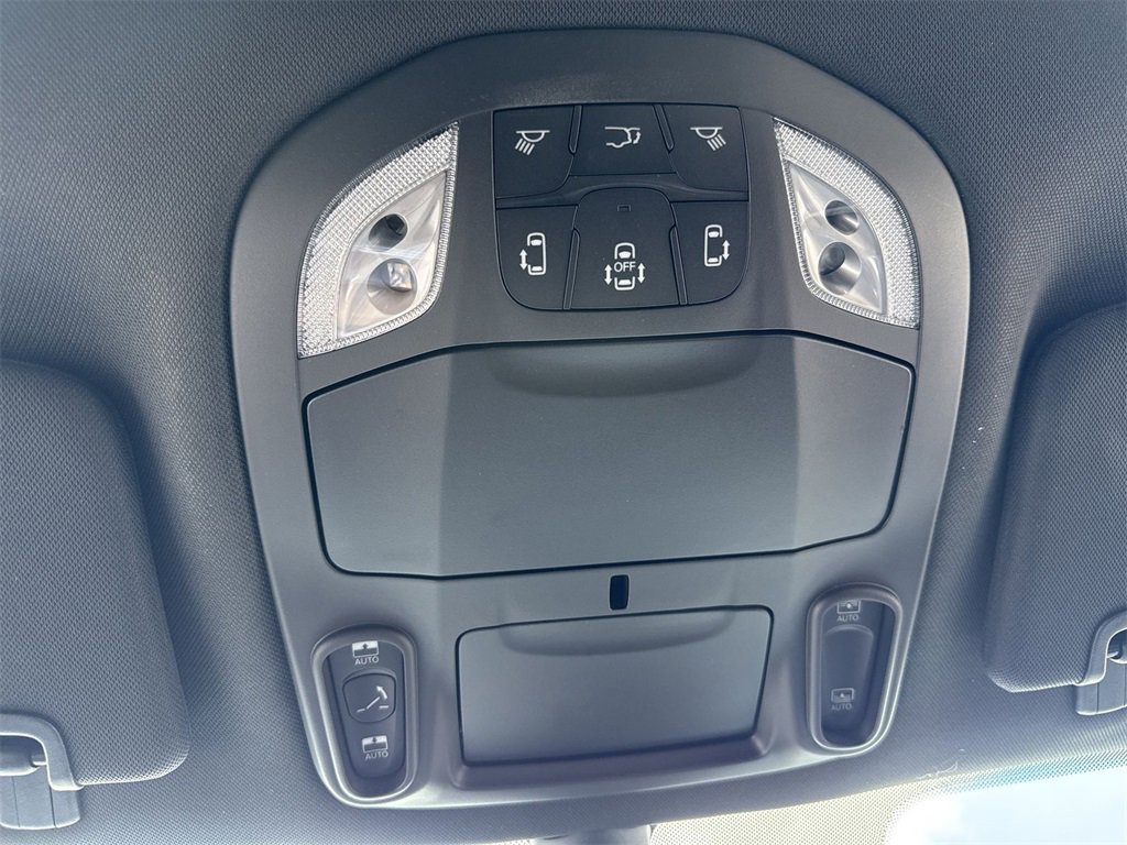 New 2026 Chrysler Pacifica Limited w/ S Appearance Package image 16