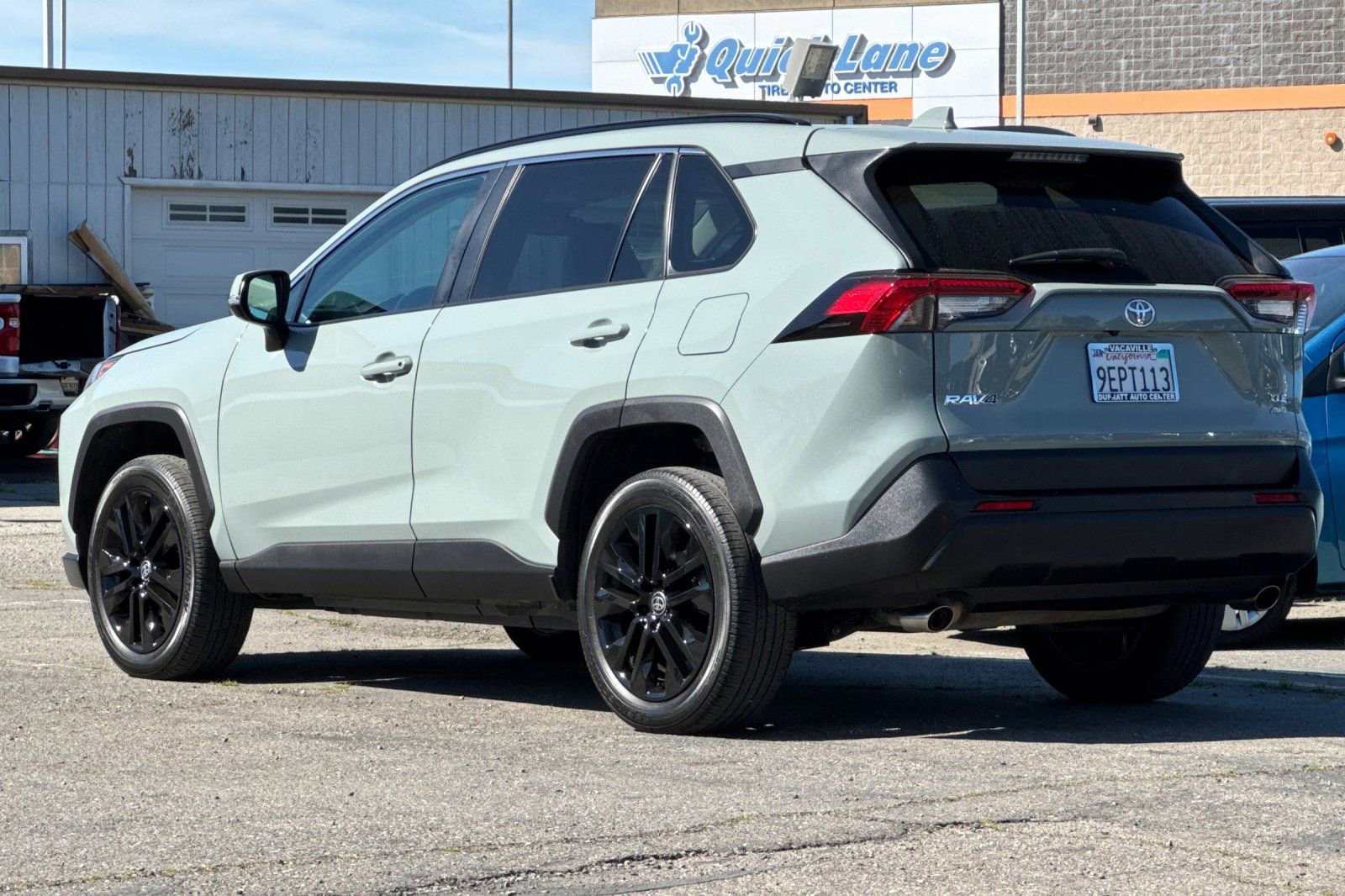 Used 2022 Toyota RAV4 XLE Premium image 6