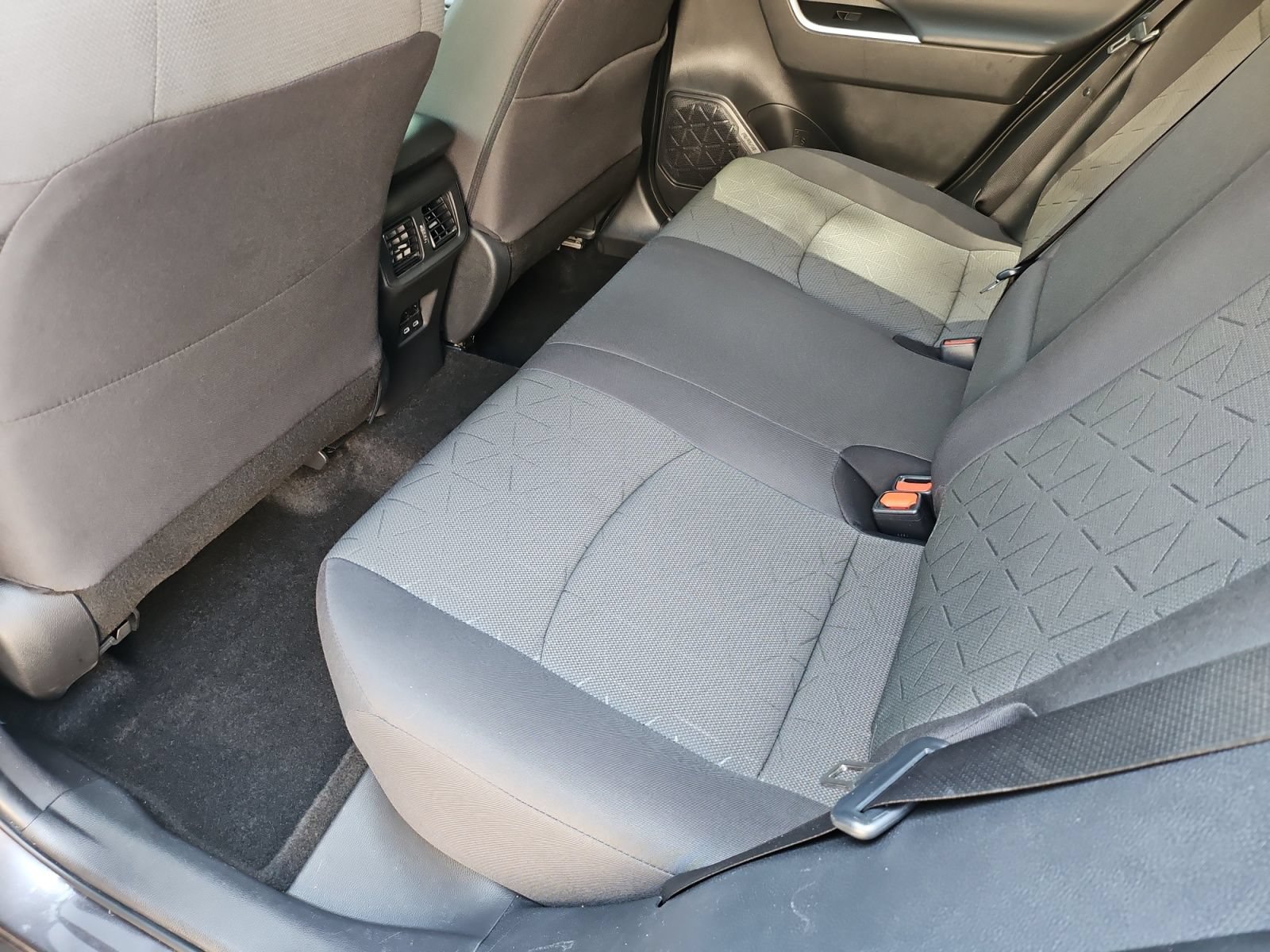 Used 2023 Toyota RAV4 XLE FWD image 27