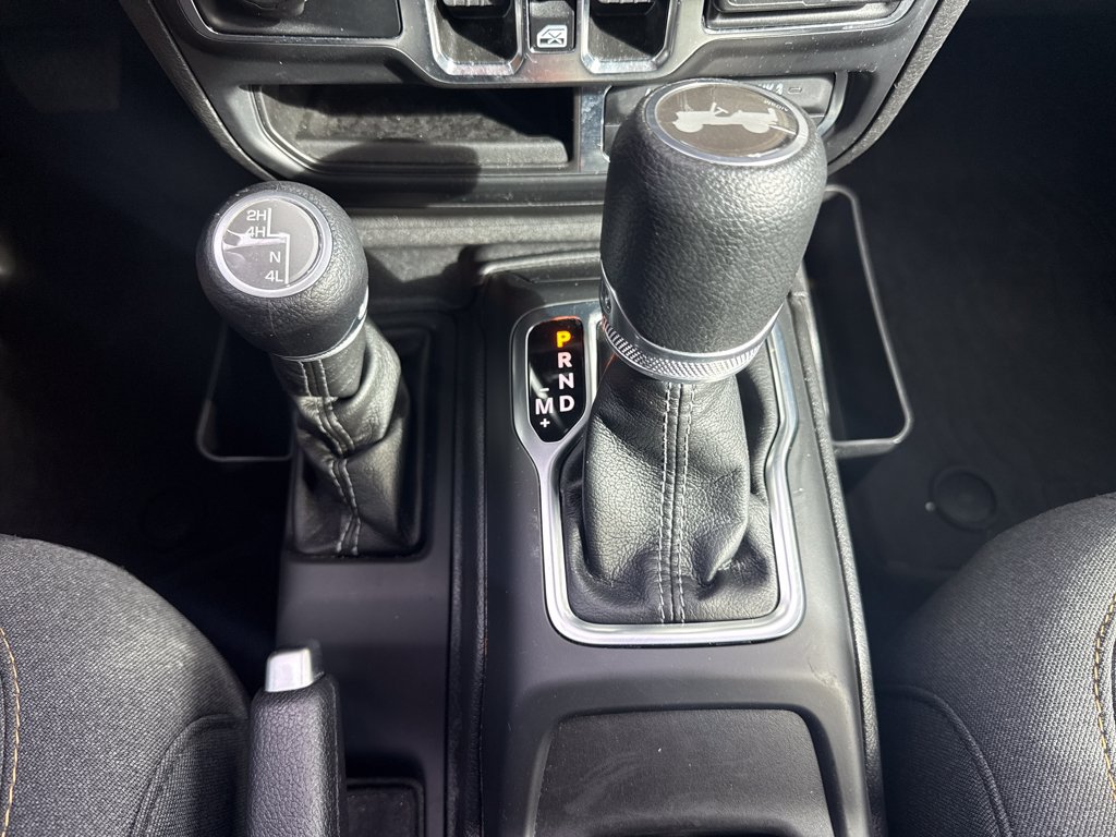 Used 2024 Jeep Wrangler Unlimited Sahara AWD/4WD image 22