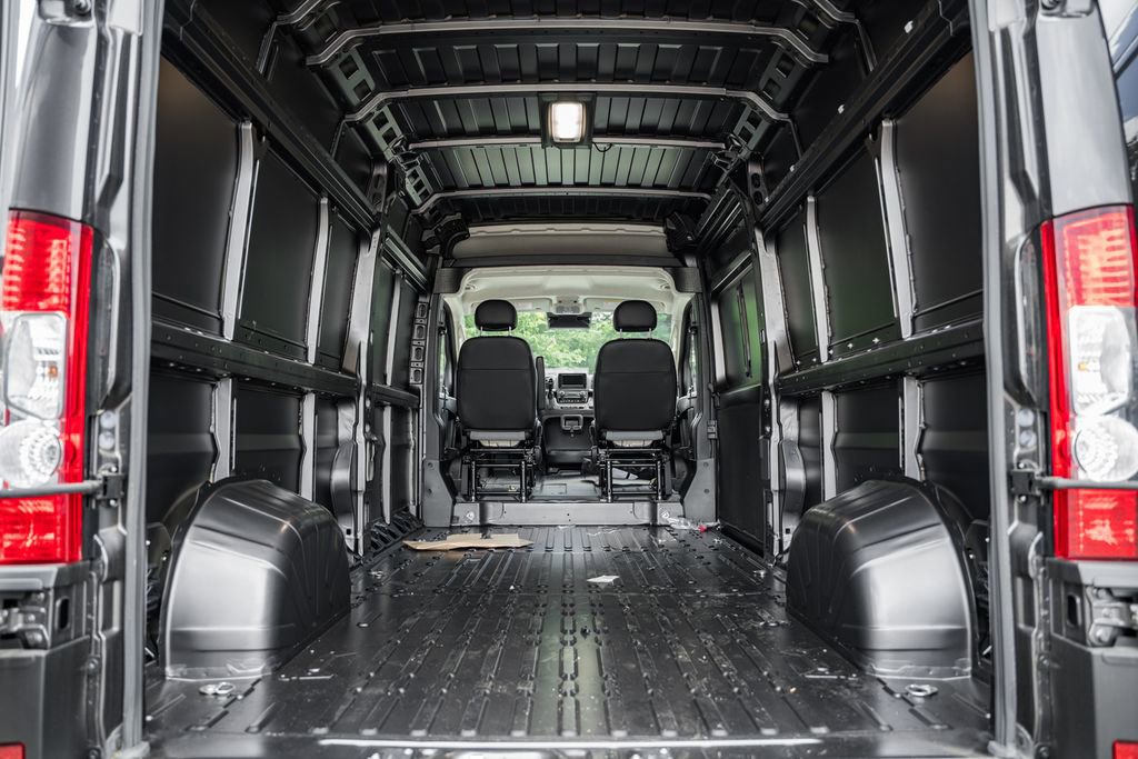 New 2025 RAM ProMaster 3500 w/ Quick Order Package 22G SLT image 9