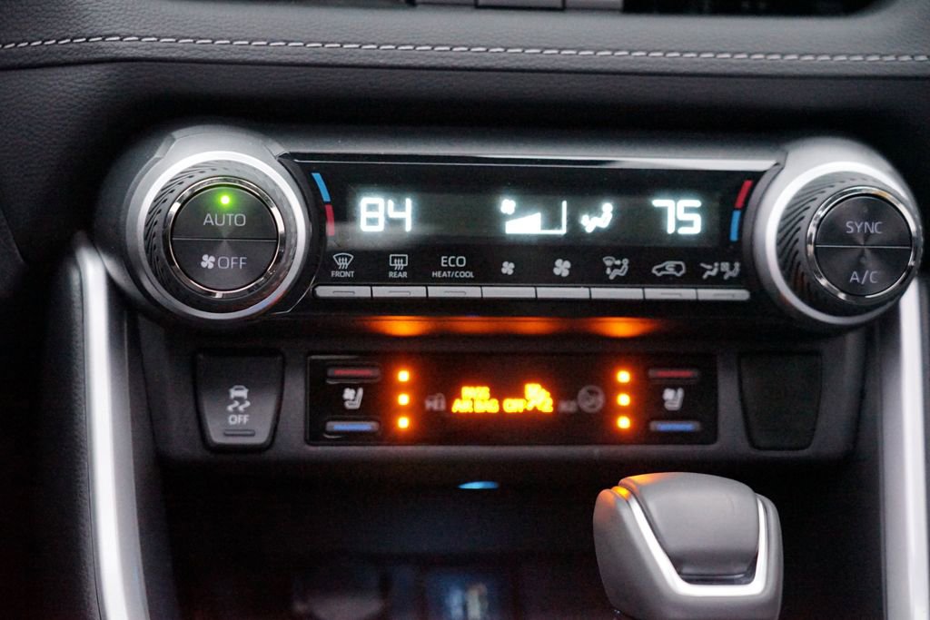 Used 2023 Toyota RAV4 Limited image 26