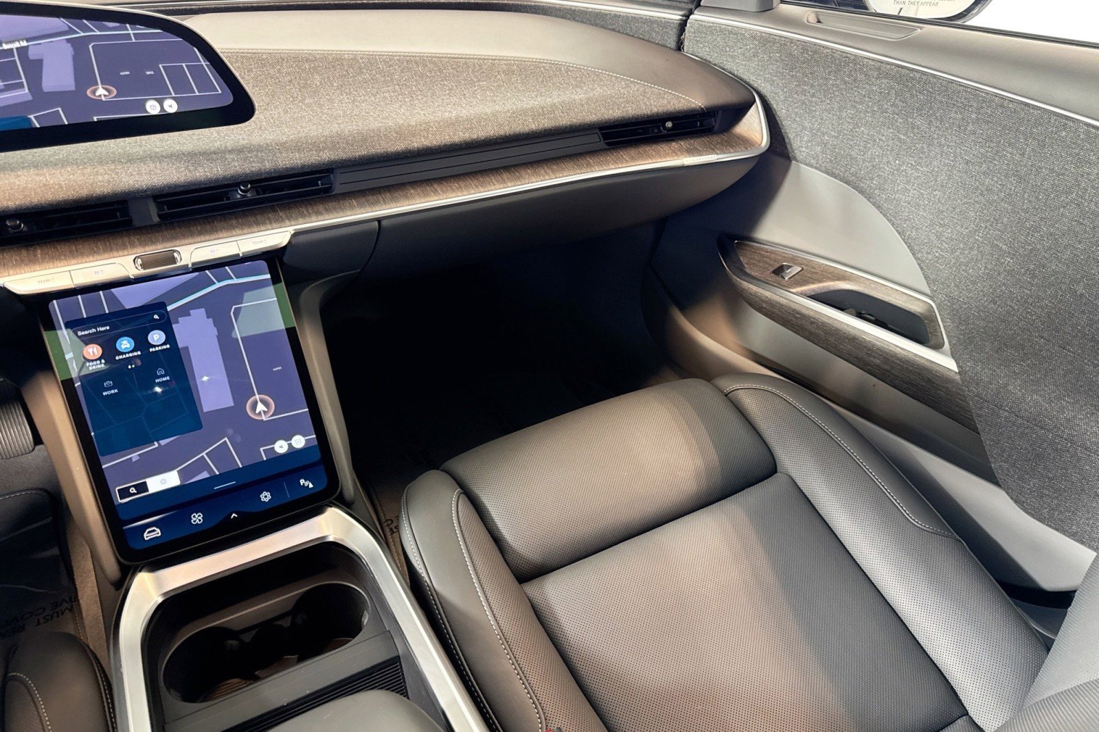 Used 2024 Lucid Air Touring image 22