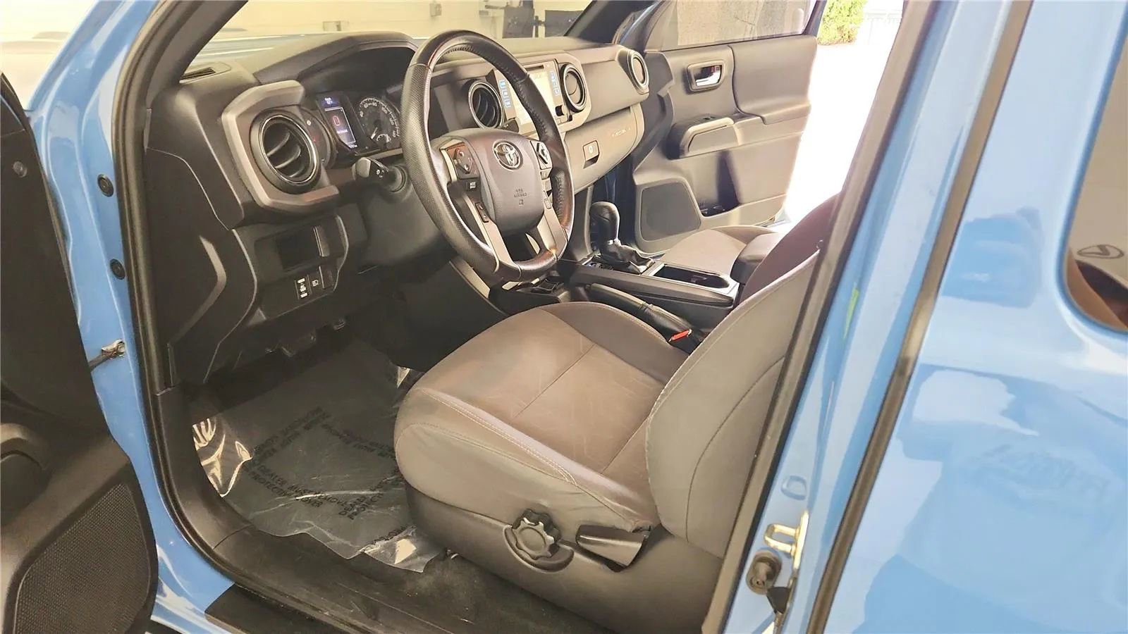 Used 2019 Toyota Tacoma TRD Sport image 22