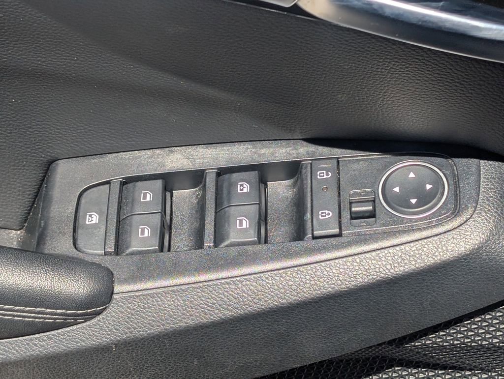 Used 2025 Kia Seltos S FWD image 10