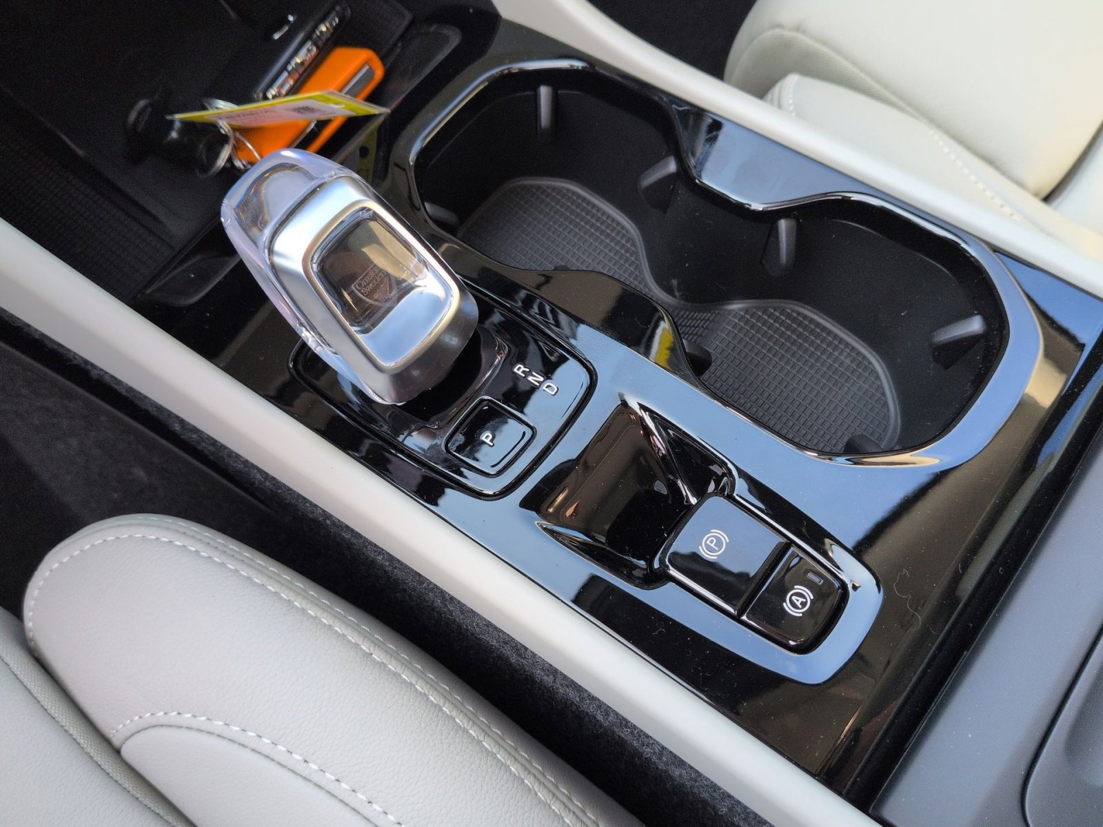 New 2026 Volvo XC40 B5 Ultra w/ Protection Package Premier image 22