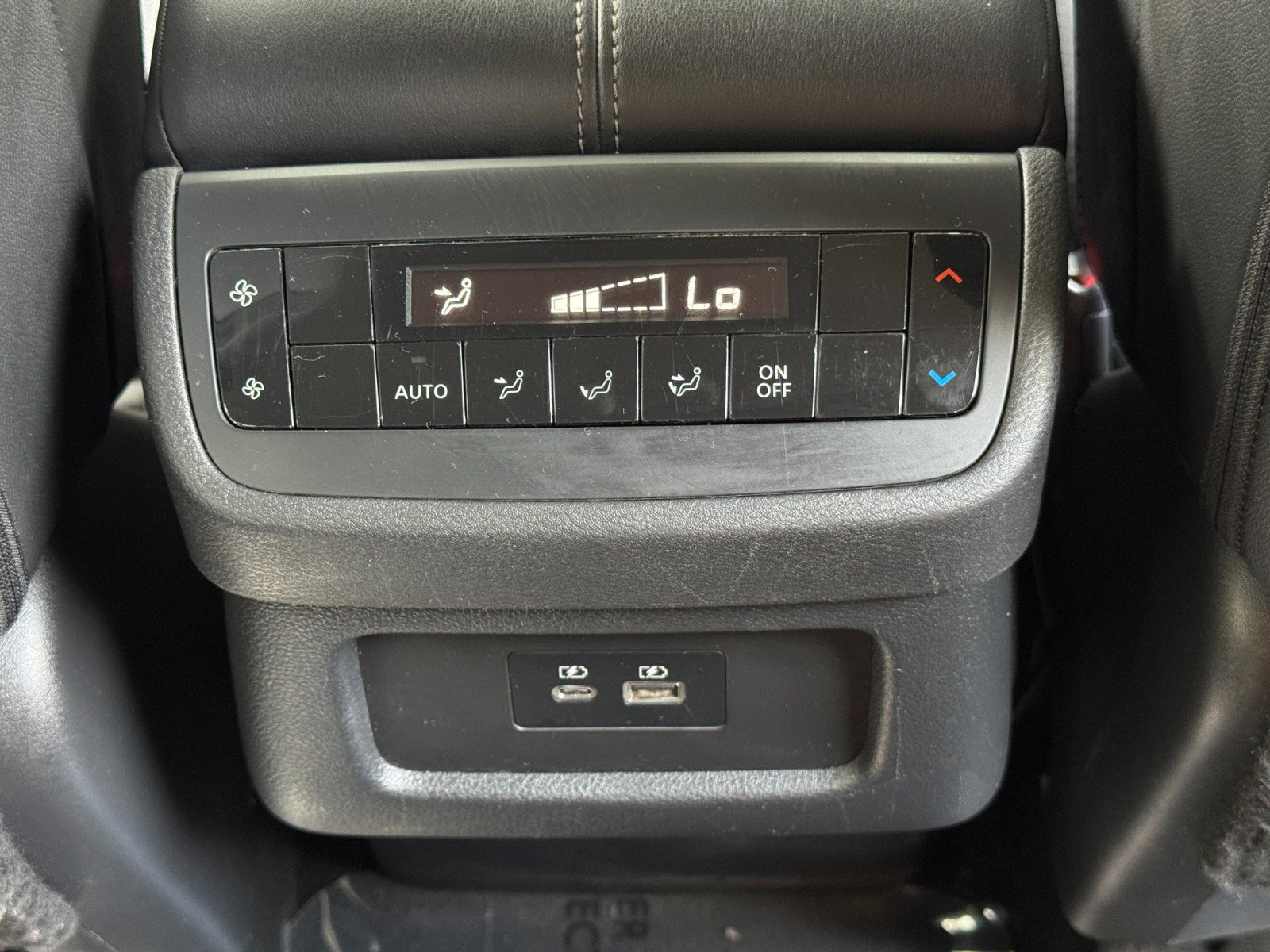 Used 2023 Nissan Pathfinder SL FWD image 32