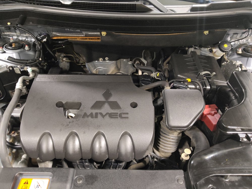 Used 2016 Mitsubishi Outlander SE image 30